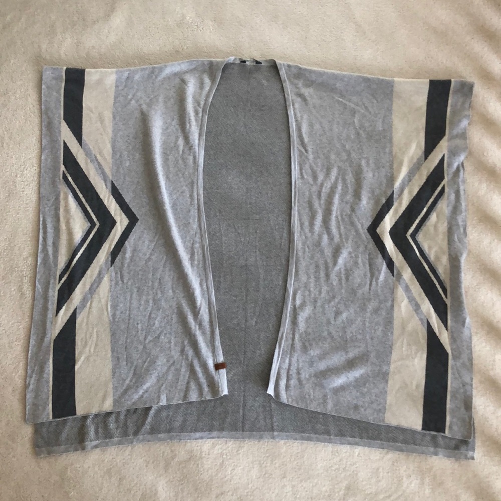 Light Gray Chevron Open-Front Women’s Shawl Cardigan